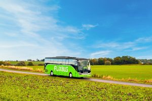 Porsche investiert in FlixBus und FlixTrain